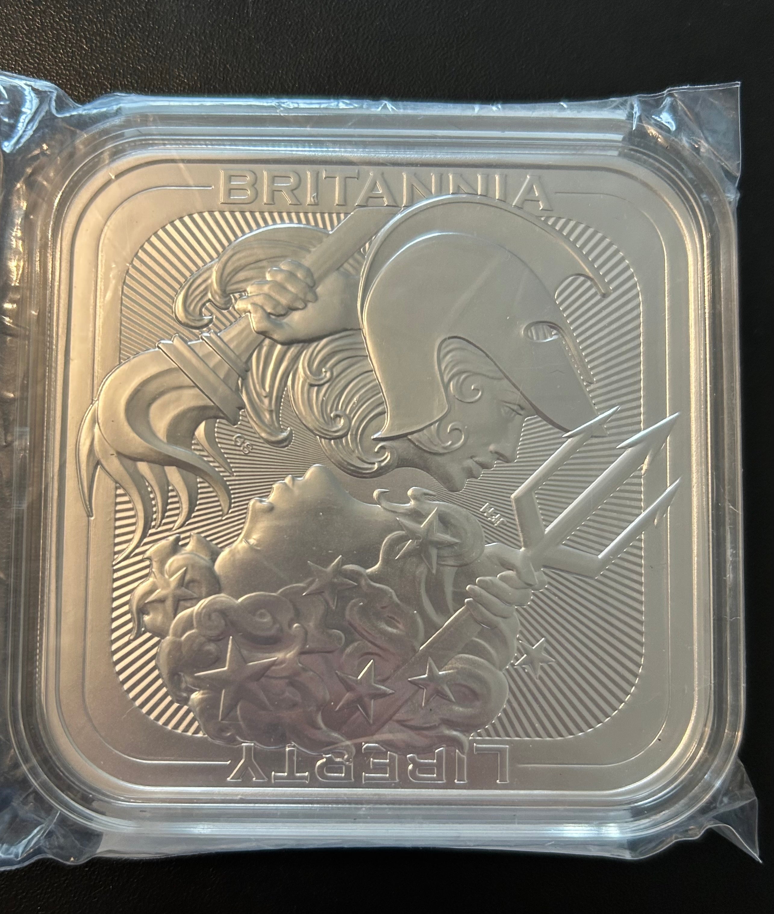 10oz Britannia and Liberty Silver Bullion Bar 999.9 Fine - With Clear Plastic Case