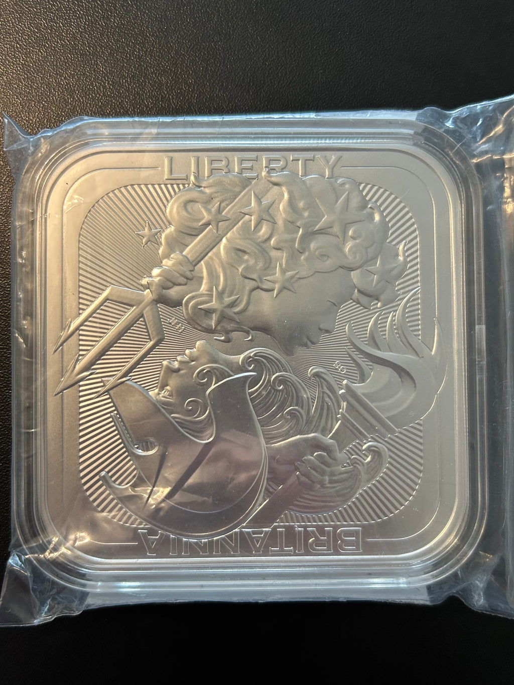 10oz Britannia and Liberty Silver Bullion Bar 999.9 Fine - With Clear Plastic Case